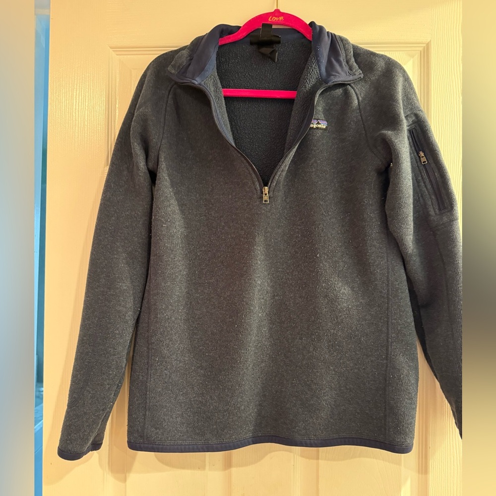 Patagonia Women’s navy quarter Zip-Up Sweater